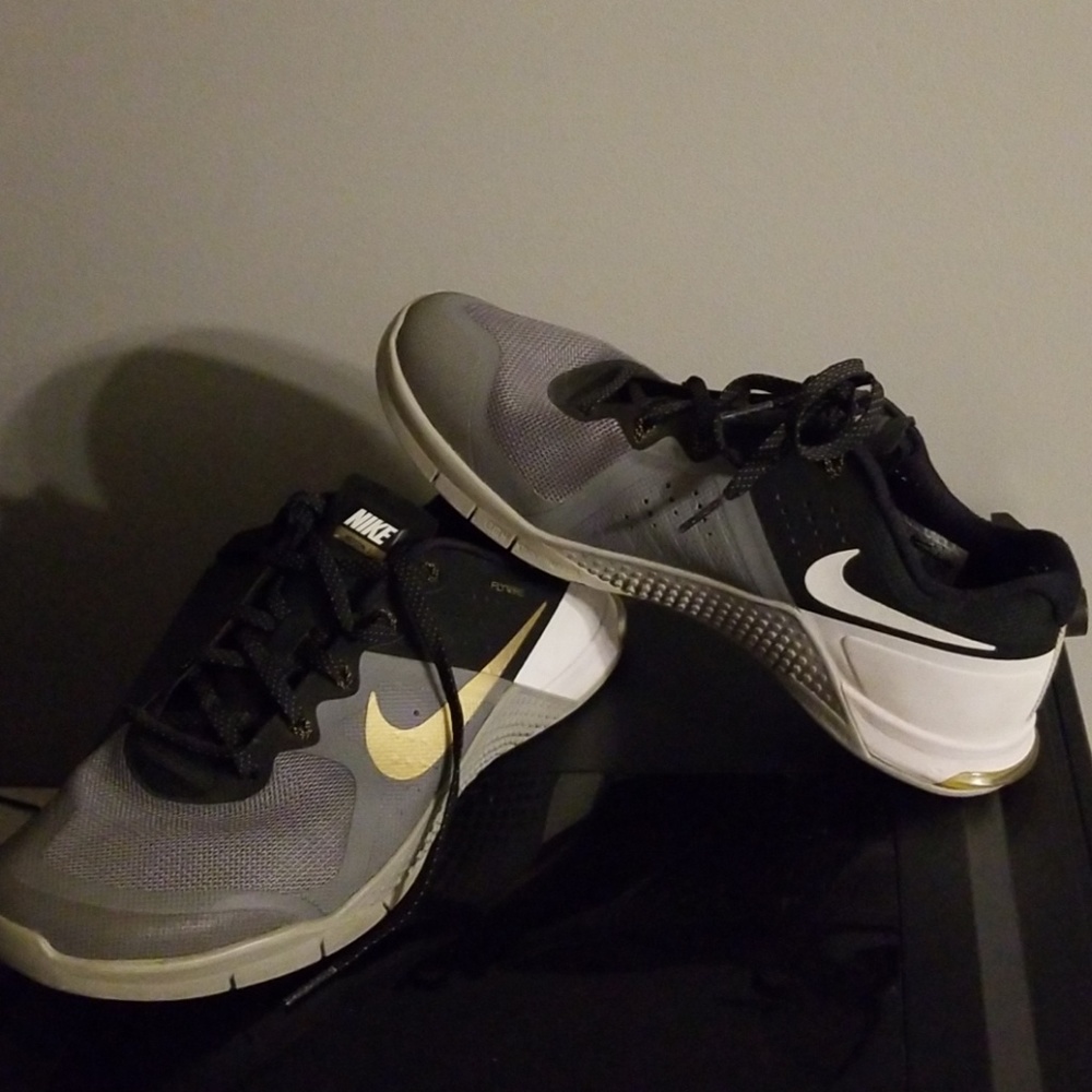 Nike Mens running shoe